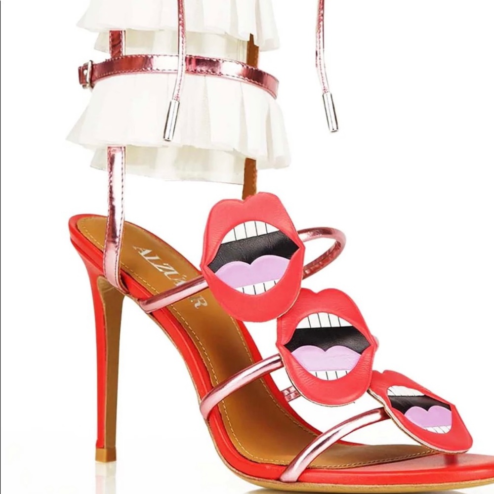 Alzuarr The Lora Must Have
Size 42 runs small usually wear size 41